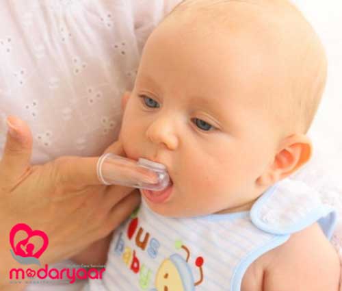 مراقبت از دهان و لثه نوزاد